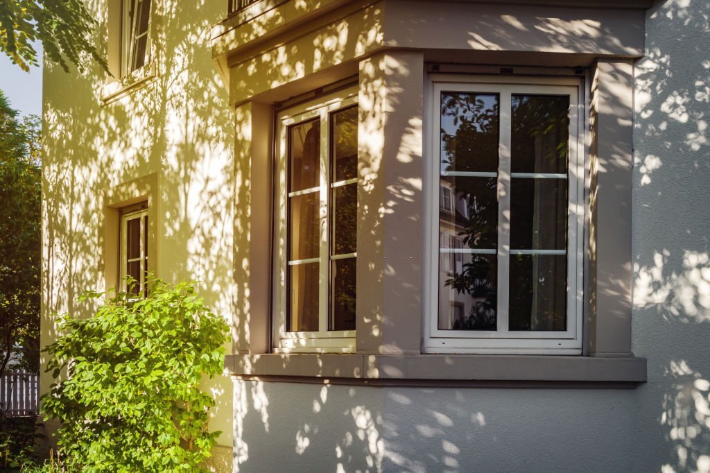 how long do vinyl windows last
