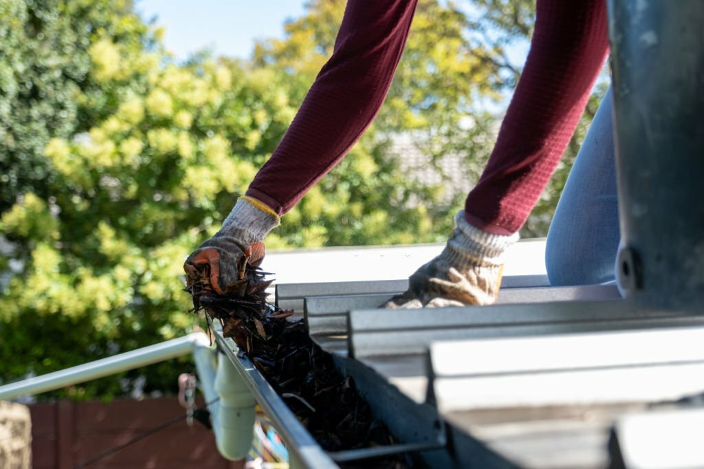 How To Clean Gutters Without A Ladder